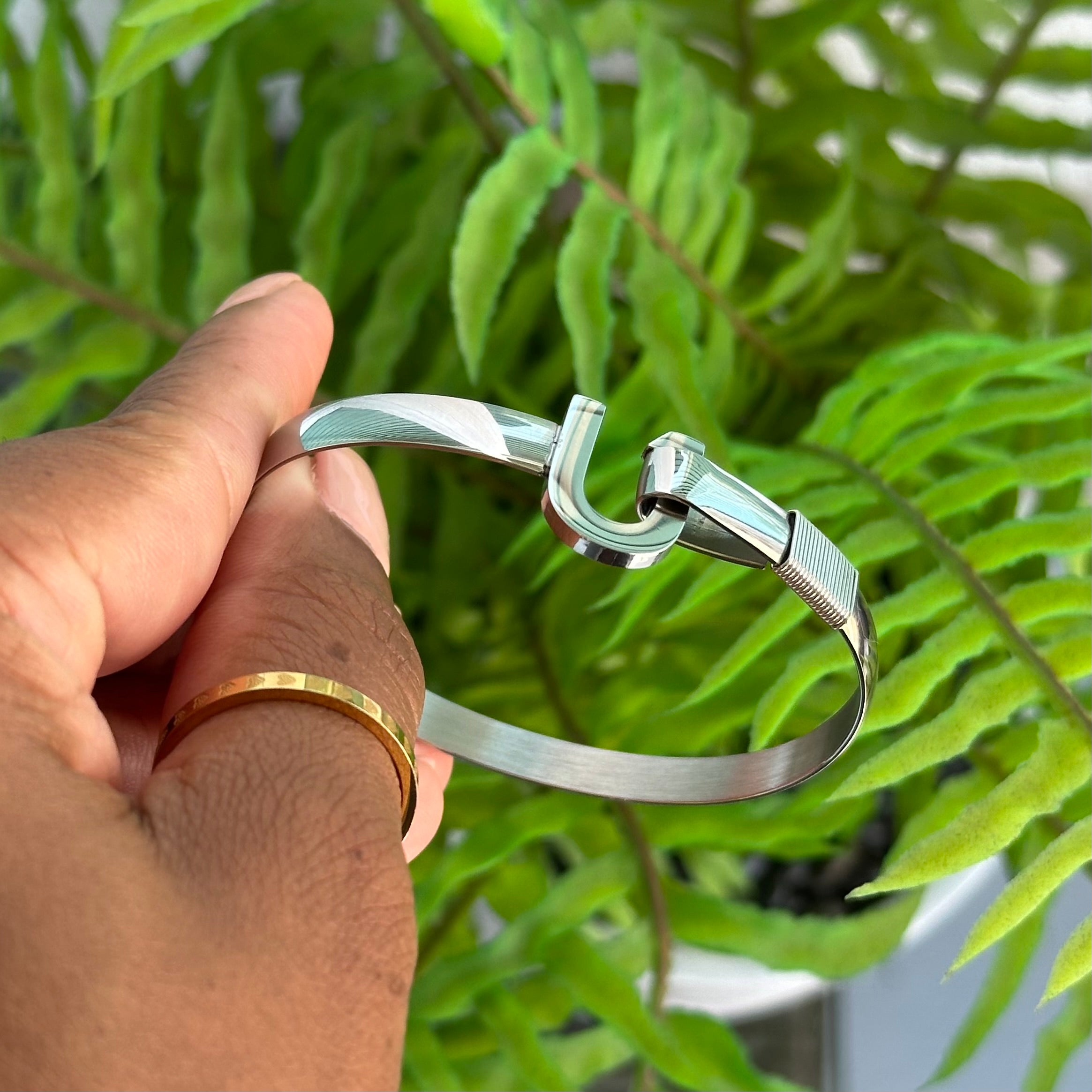 Unisex Island Hook Bracelet