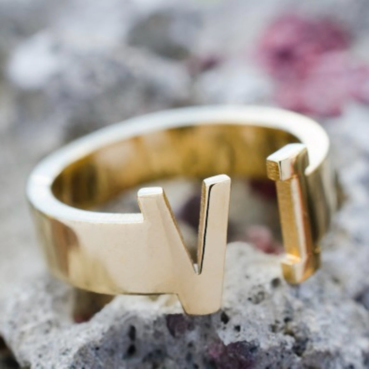 vi-ring-original-for-men-gold-virgin-islands